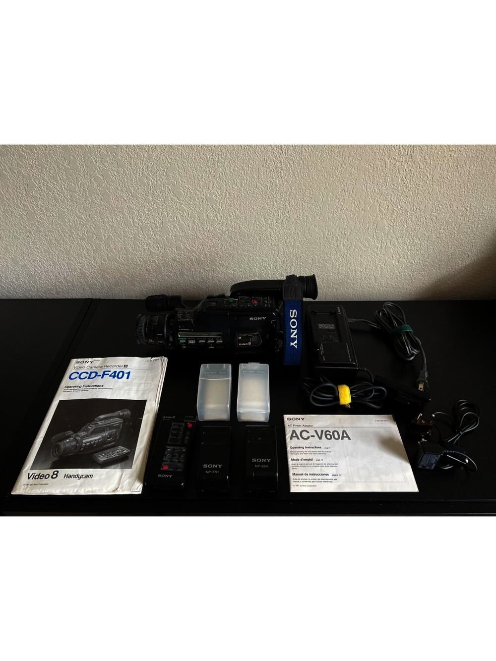 Sony Handycam CCD-F401 Bundle